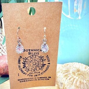 💝💎 Dainty Cubic Zirconia Teardrop Earrings❣️